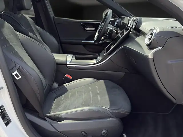 Mercedes-Benz C-Class view 13