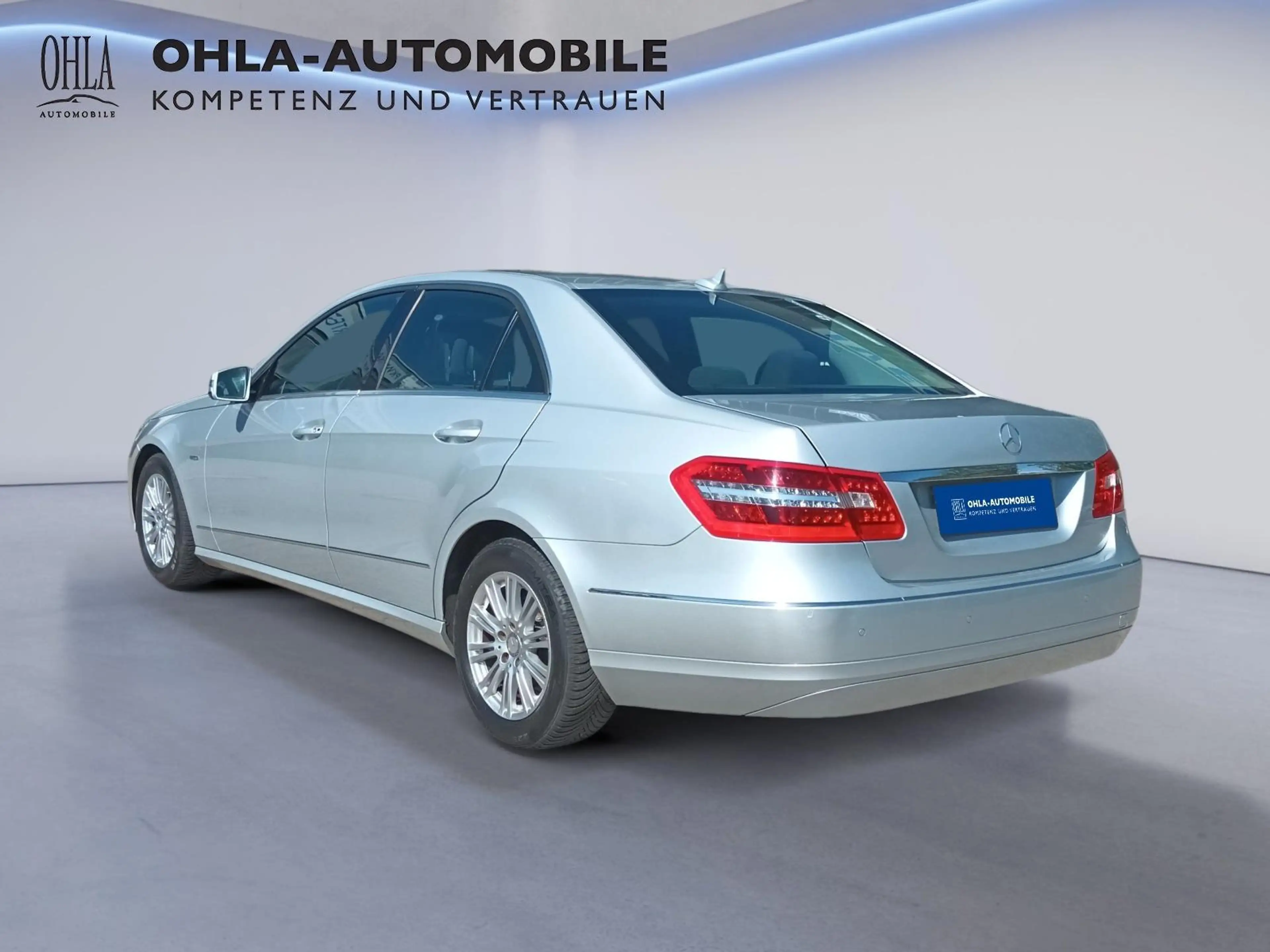 Mercedes-Benz E 220 CDI BlueEfficiency (212.002) Elegance BlueEffic... — photo 7