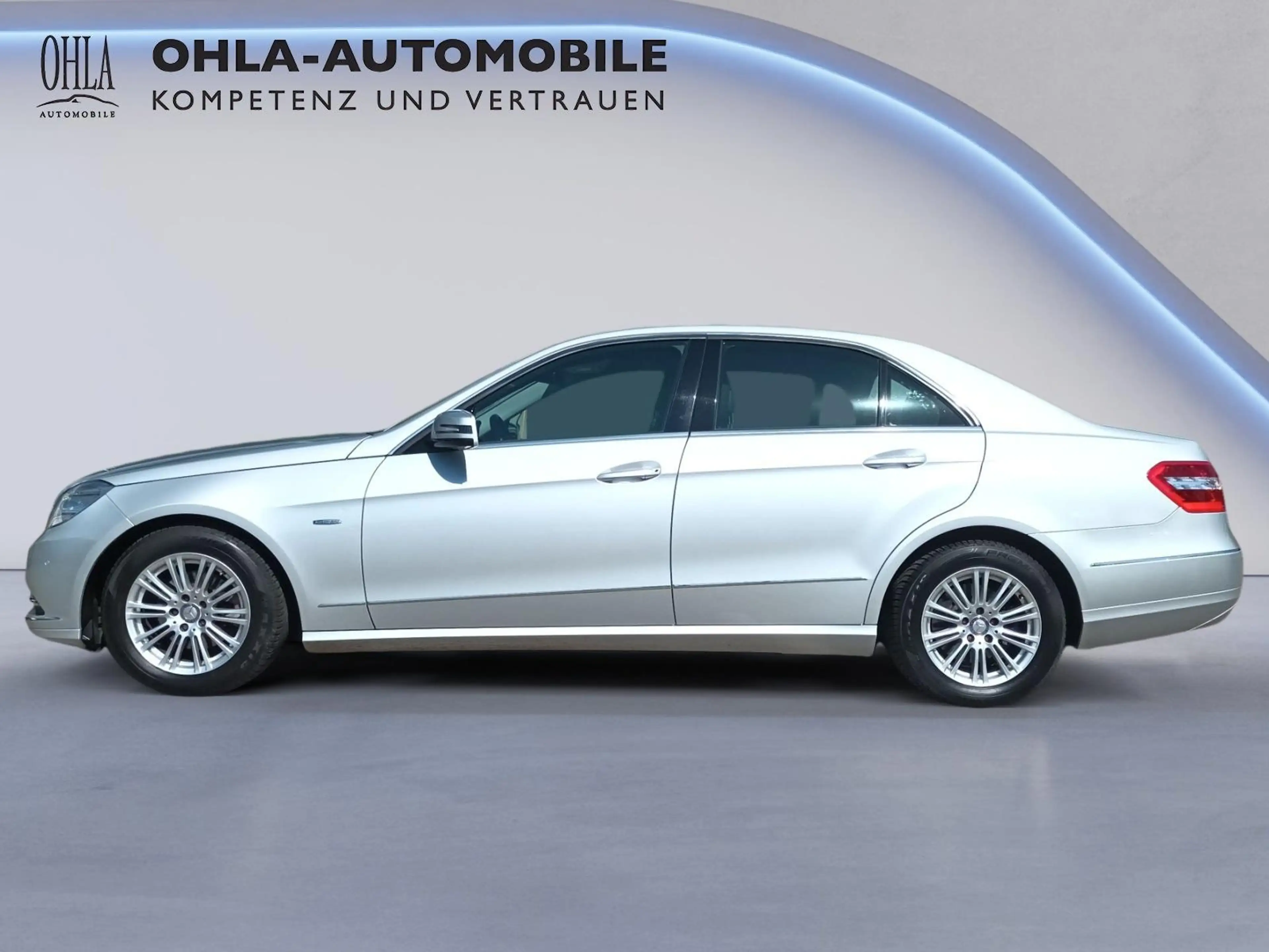 Mercedes-Benz E 220 CDI BlueEfficiency (212.002) Elegance BlueEffic... — photo 8