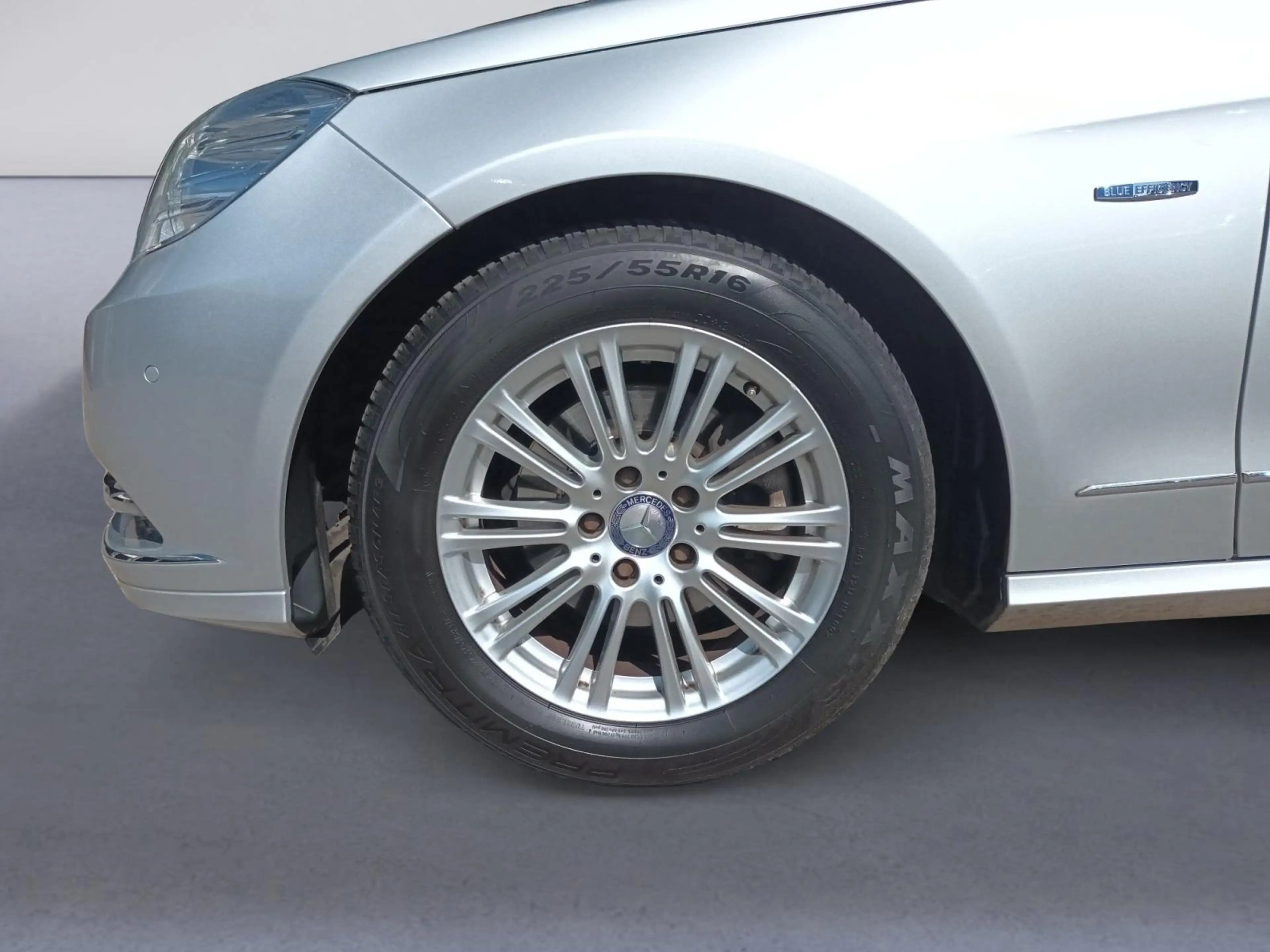 Mercedes-Benz E 220 CDI BlueEfficiency (212.002) Elegance BlueEffic... — photo 9
