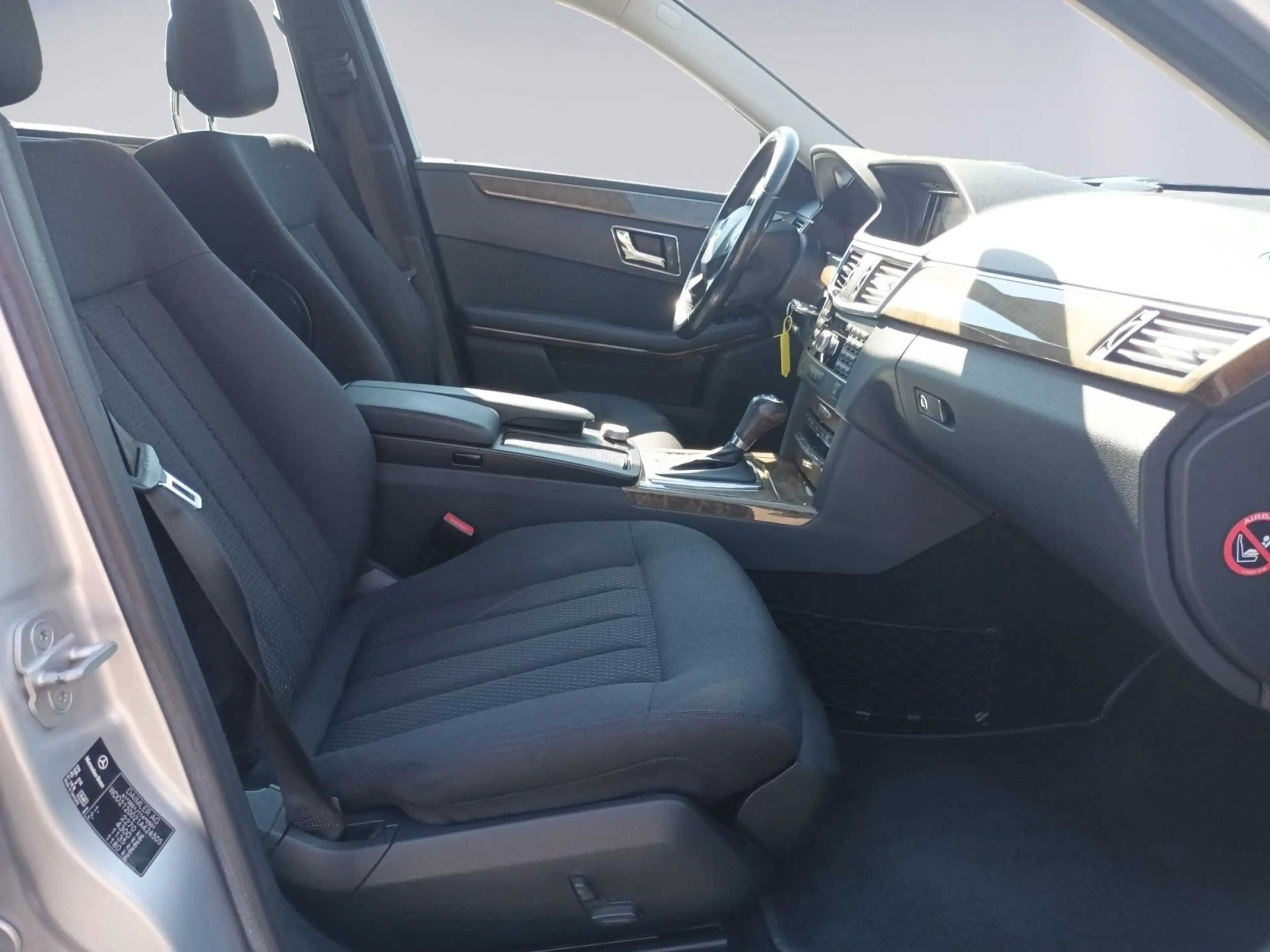 Mercedes-Benz E 220 CDI BlueEfficiency (212.002) Elegance BlueEffic... — photo 15