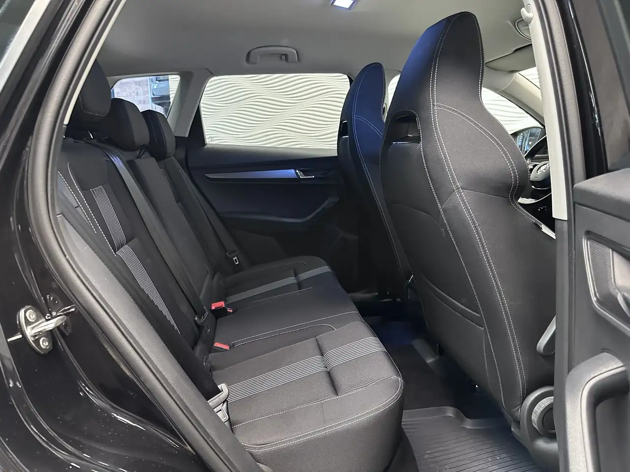 Skoda Karoq 2.0TDi*DSG7*4x4*CARPLAY*CLEVER*150 PK*, миниатюра 28