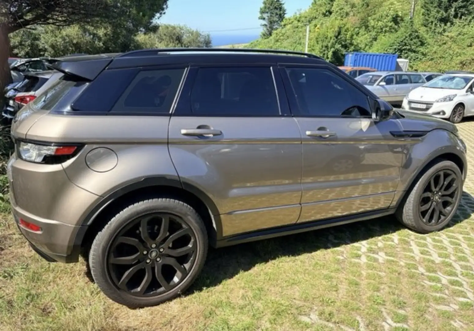Land Rover Range Rover Evoque 2.2L TD4 Dynamic 4x4 Aut. - 2