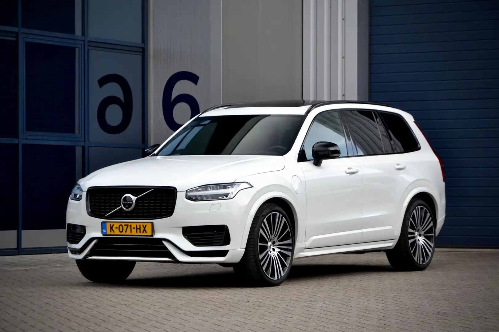 Volvo XC90 2.0 T8 Recharge AWD R-Design / NL Auto / 1e Eig. / Wit - 1