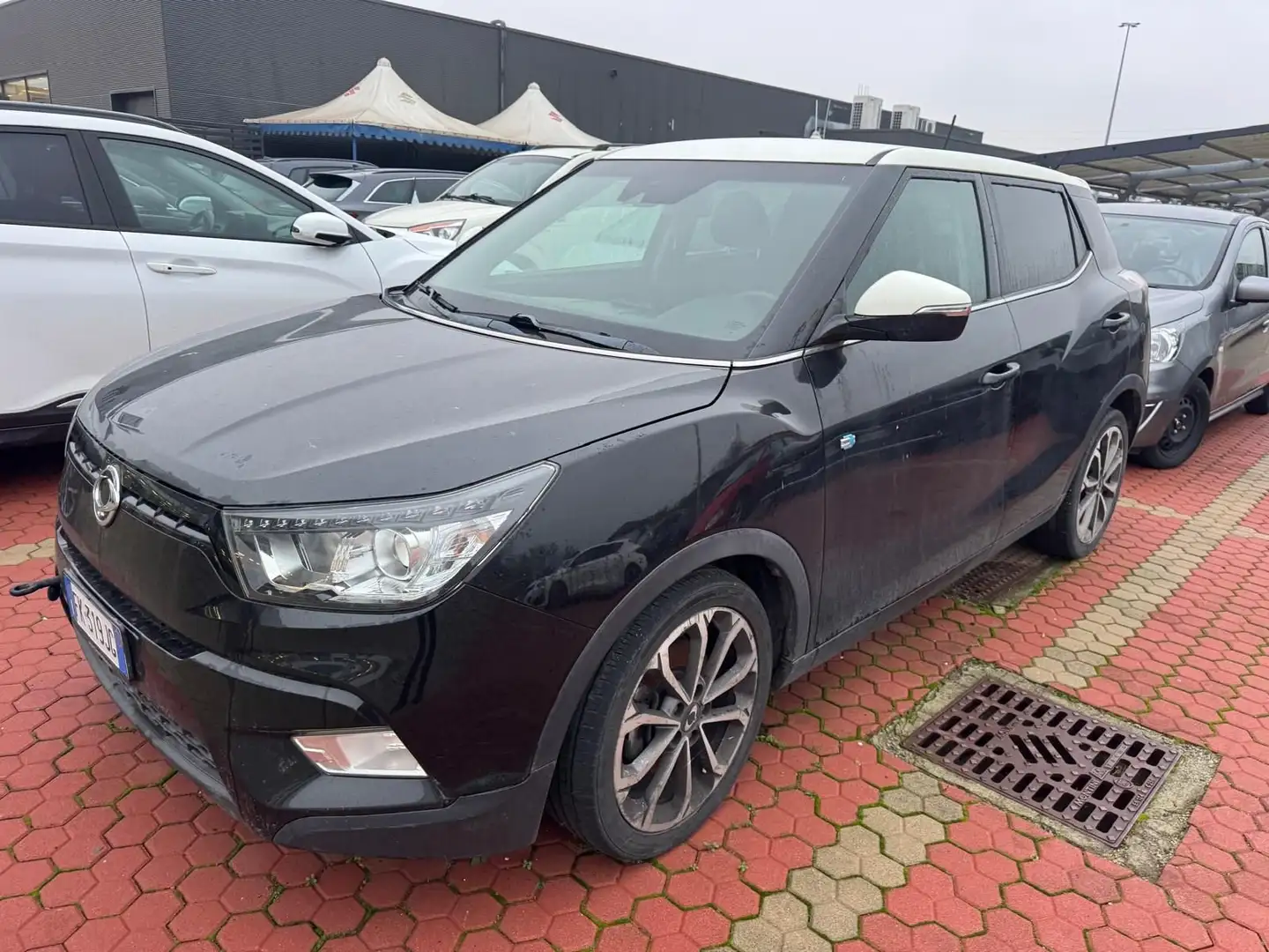 SsangYong Tivoli Tivoli 1.6d 2WD Be Visual Hot Aebs Negru - 2
