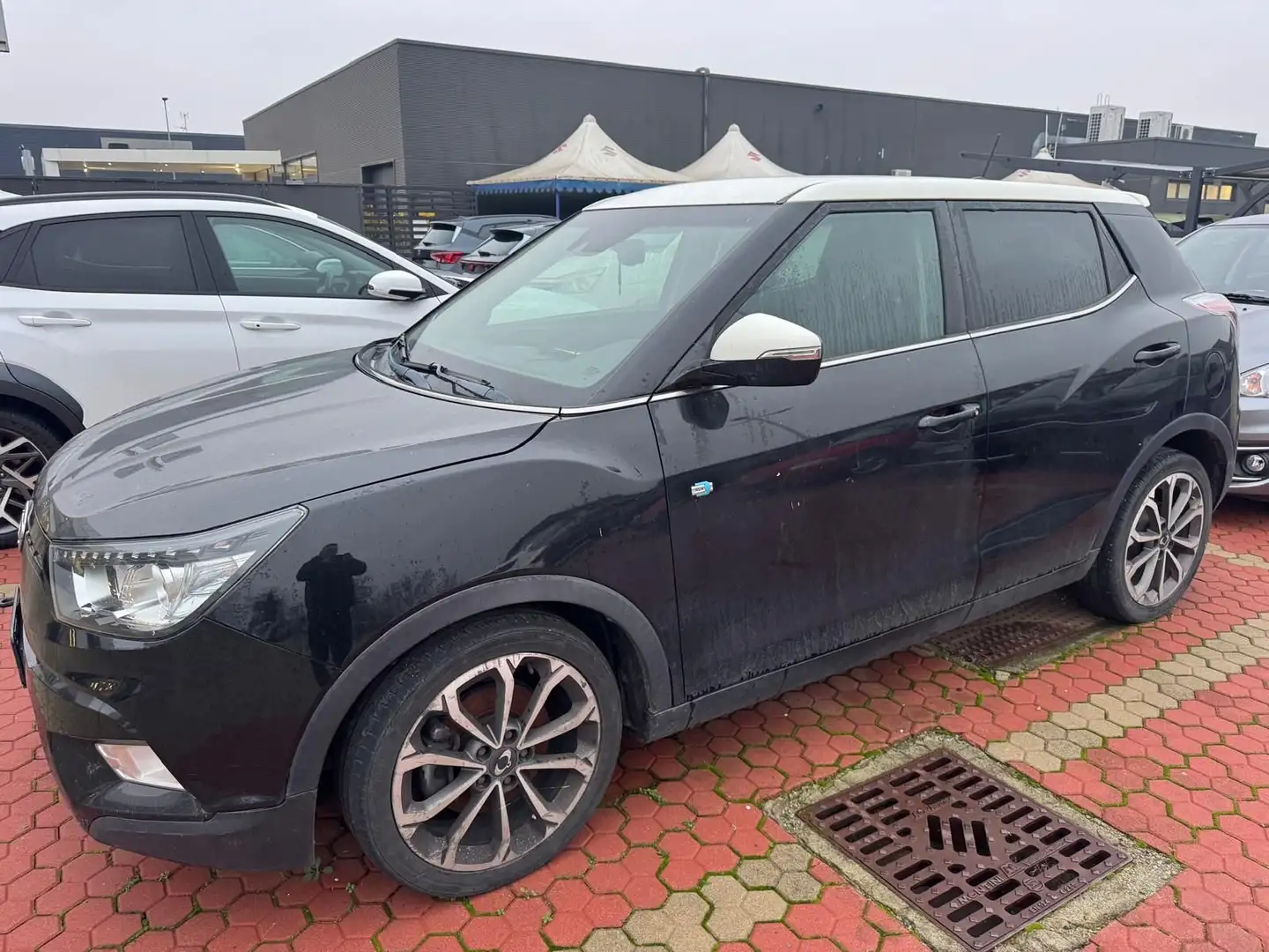 SsangYong Tivoli Tivoli 1.6d 2WD Be Visual Hot Aebs Negru - 1