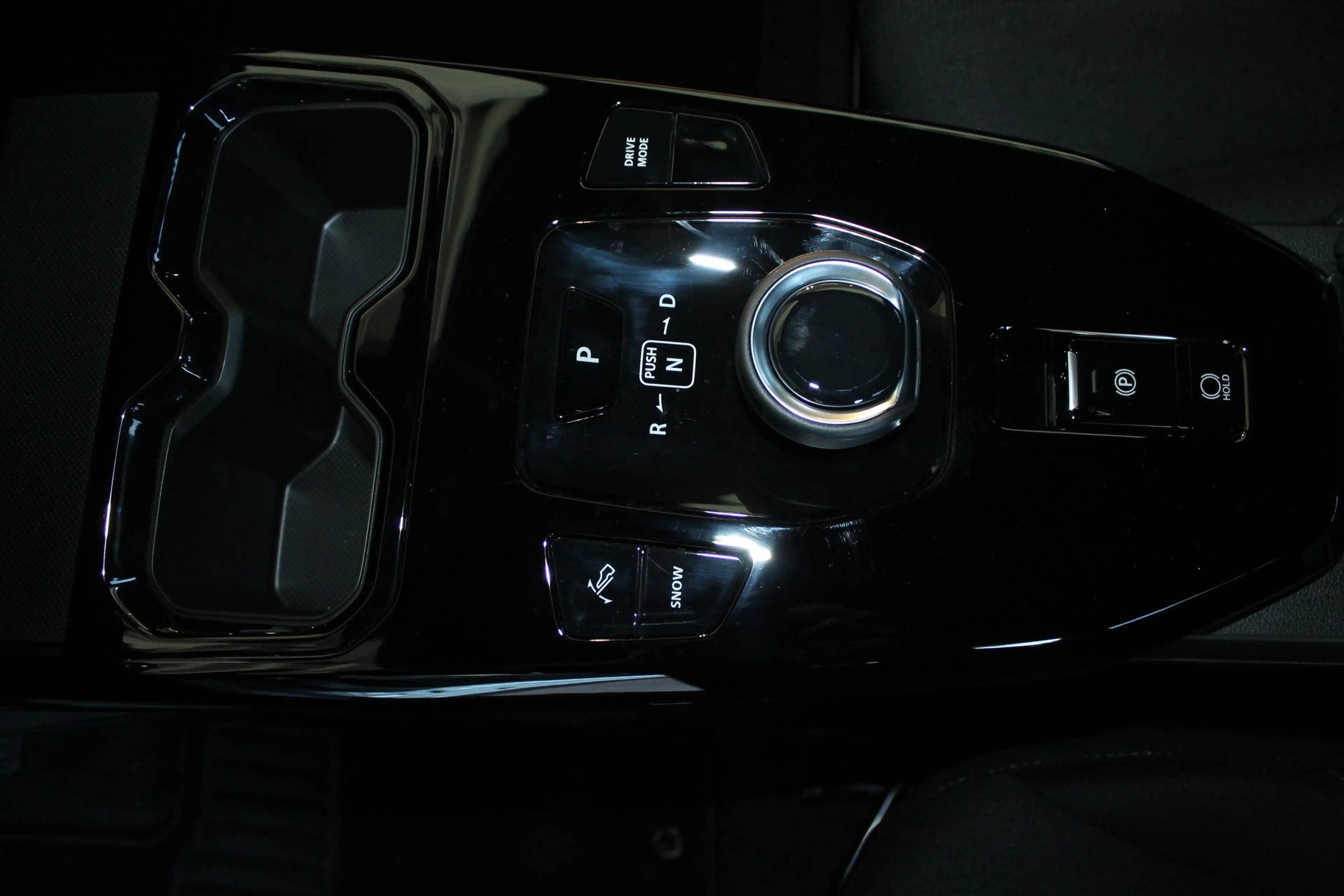 Toyota Urban Cruiser Urban Cruiser Elektro 61kWh Lounge Aut. — photo 14
