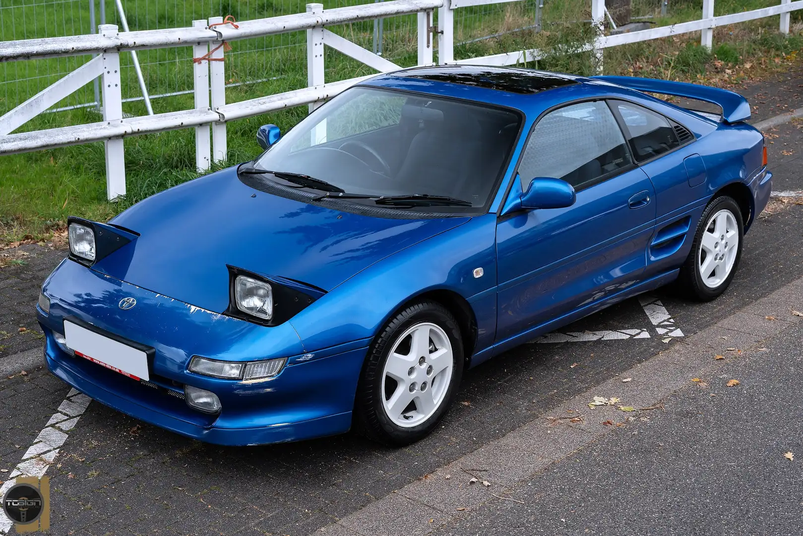 Toyota MR 2 MR 2 GT-i REV-2 Coupe 2.0 RHD Scheckheftgepflegt Bleu - 1