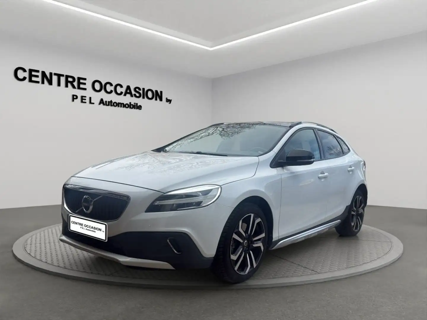 Volvo V40 CROSS COUNTRY D2 120 Geartronic Weiß - 1