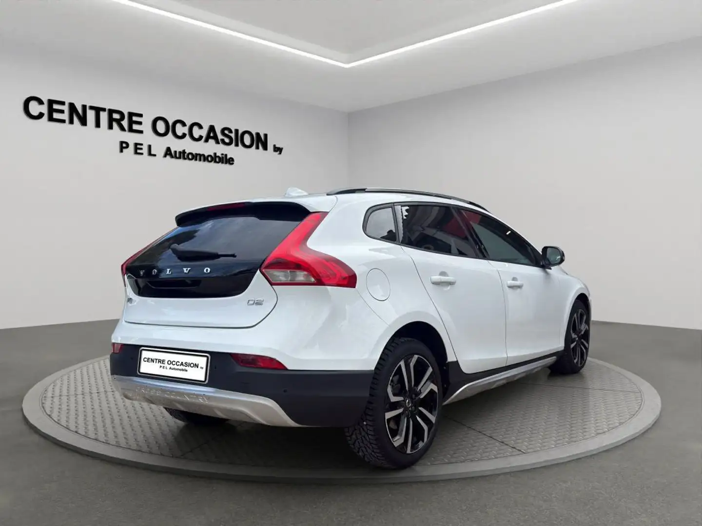 Volvo V40 CROSS COUNTRY D2 120 Geartronic Weiß - 2