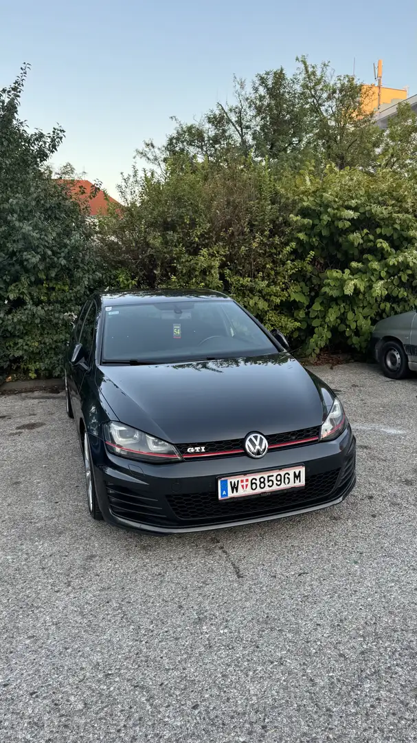 Volkswagen Golf GTI 2,0 TSI DSG Performance - 1