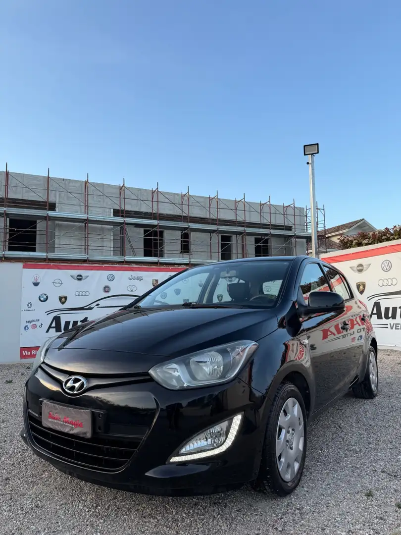 Hyundai i20 1.1 CRDi 3p. Sound Edition Noir - 1