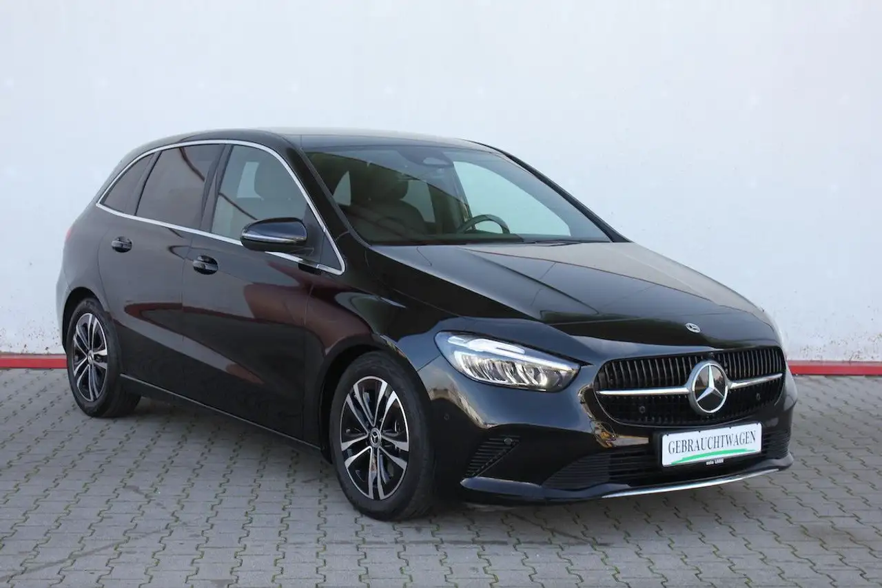 Mercedes-Benz B 180