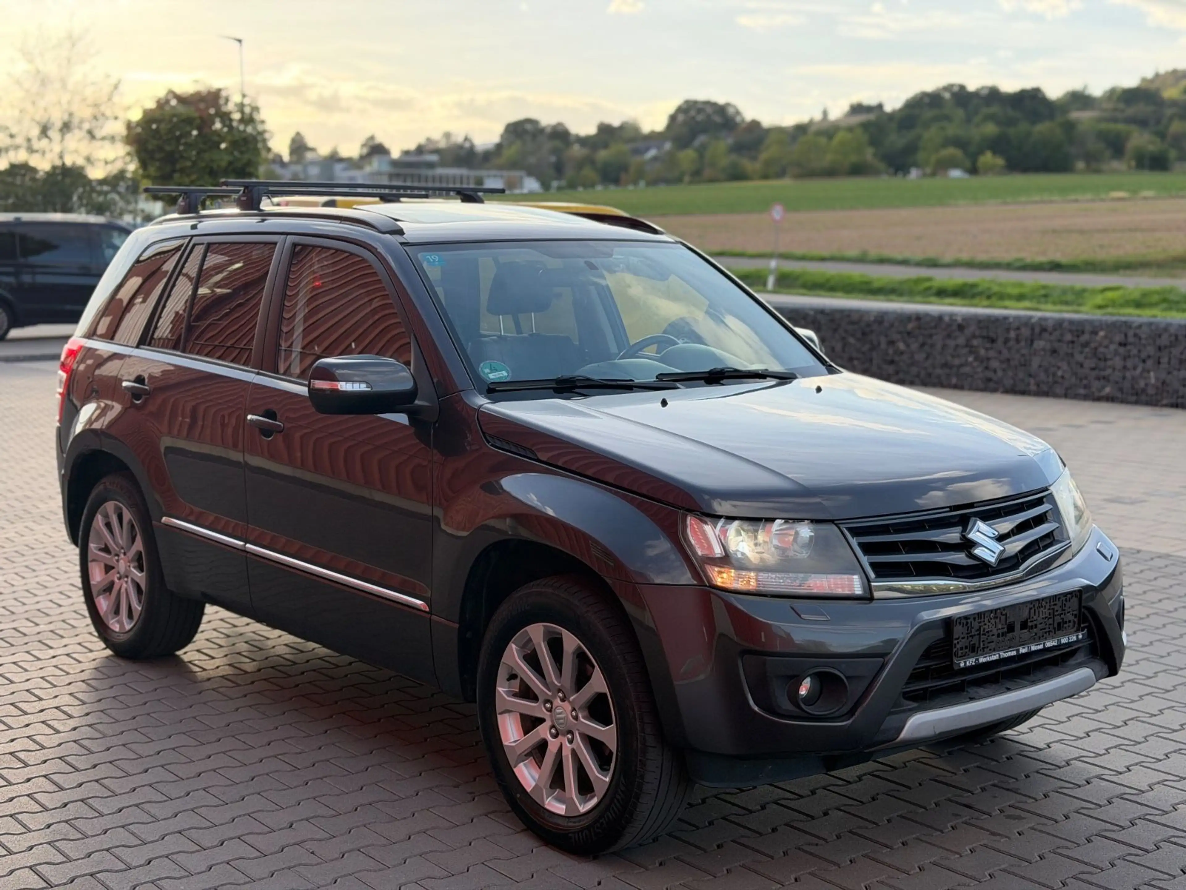 Suzuki Grand Vitara 1.9 Allrad Leder Xenon Navi Pano — photo 9