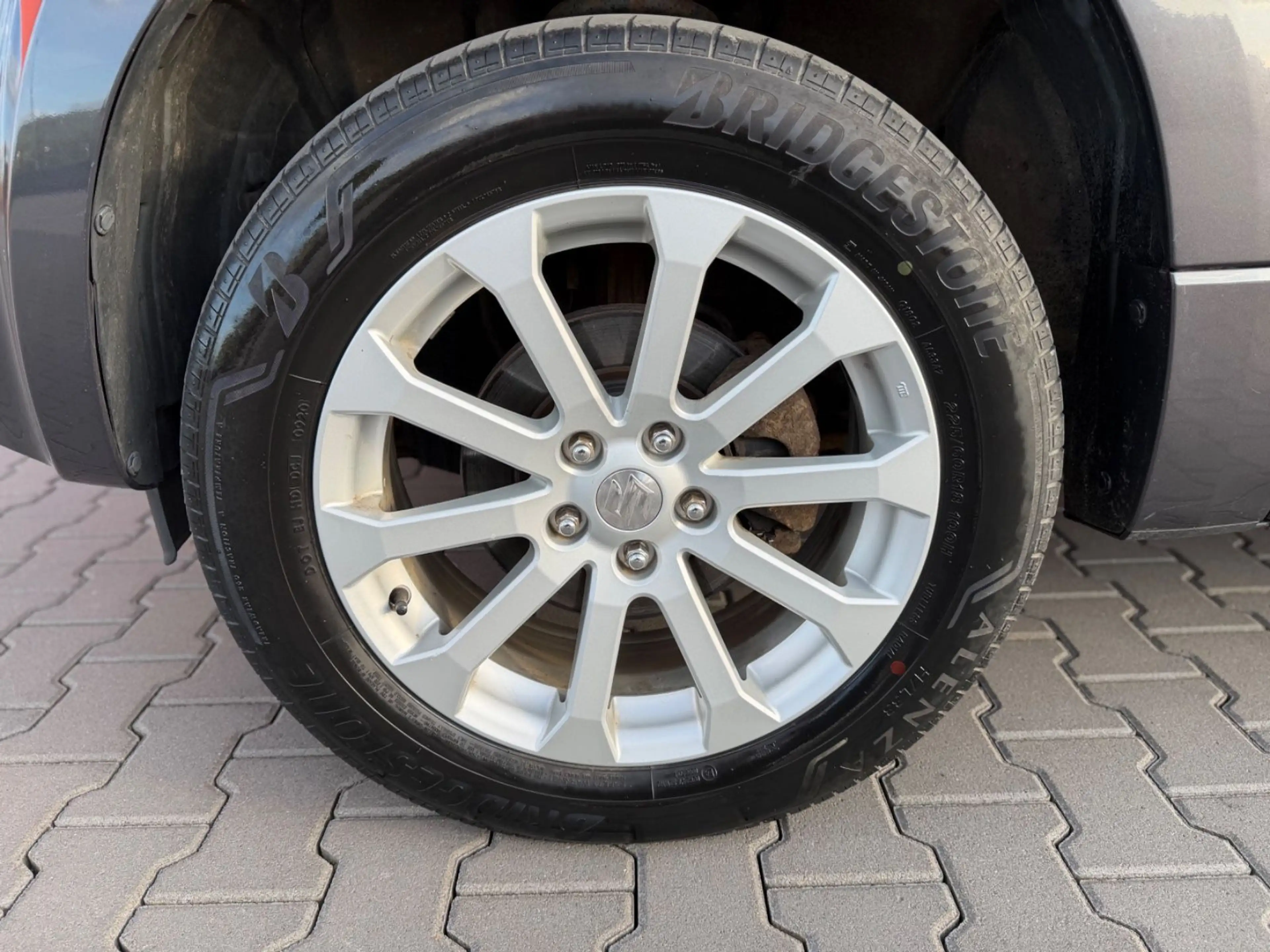 Suzuki Grand Vitara 1.9 Allrad Leder Xenon Navi Pano — photo 12