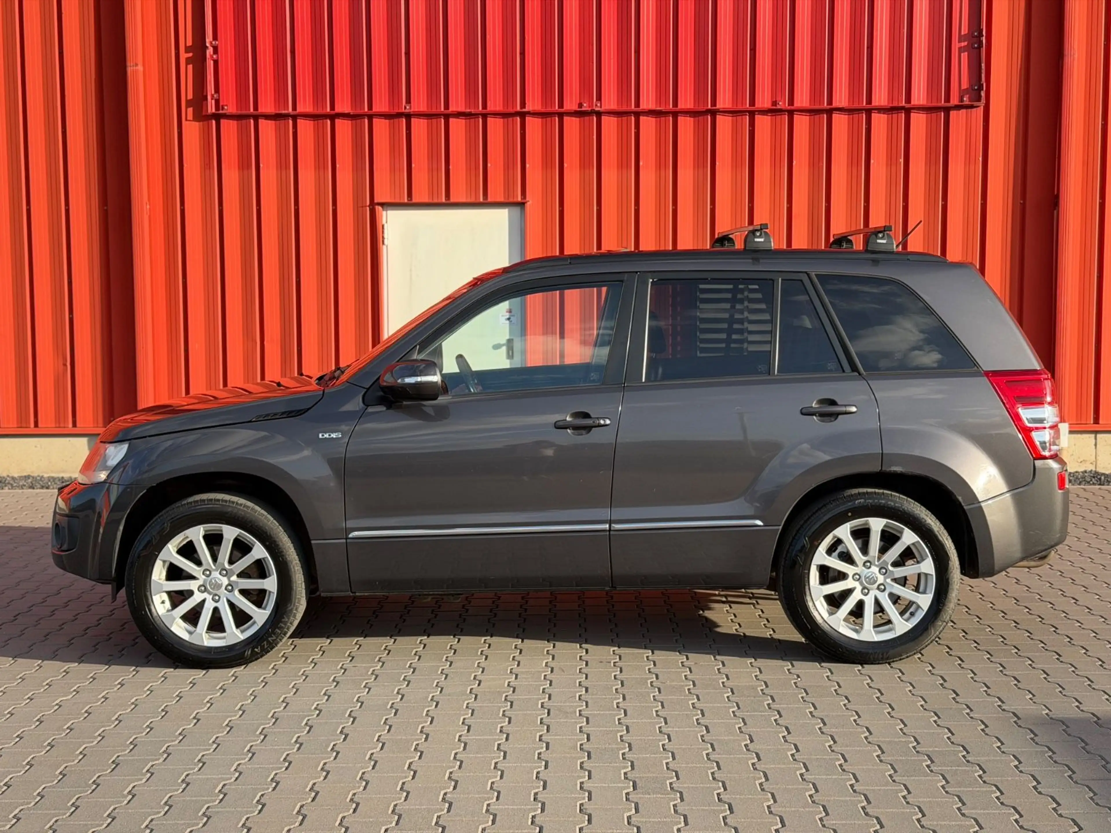 Suzuki Grand Vitara 1.9 Allrad Leder Xenon Navi Pano — photo 2