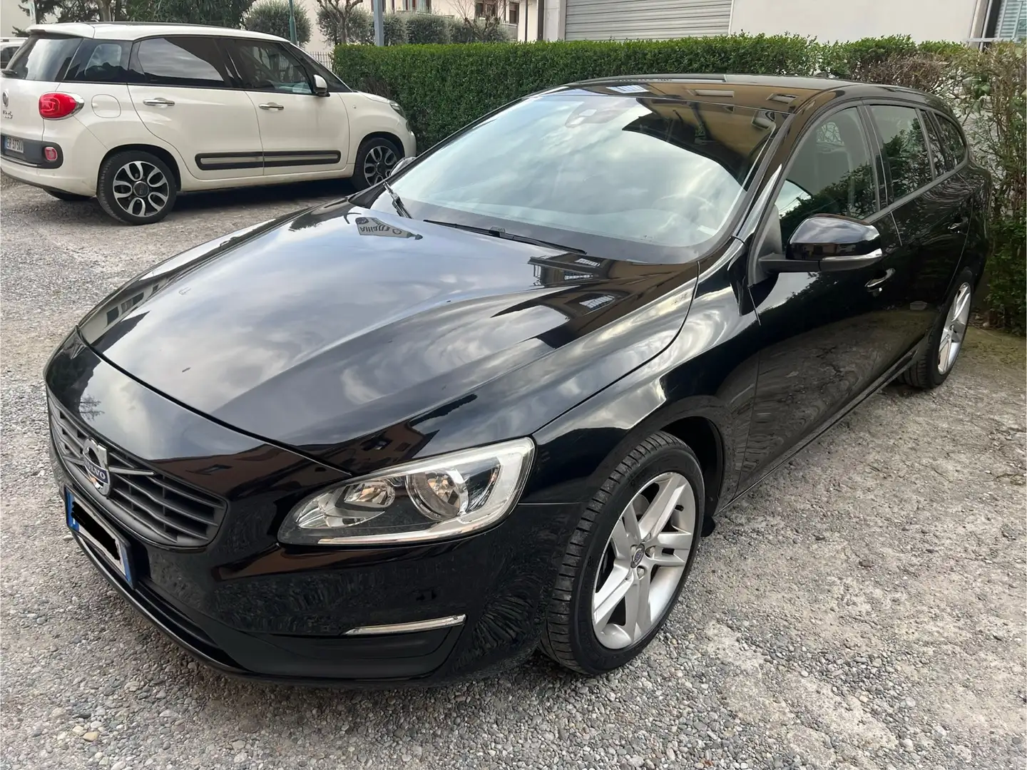Volvo V60 2.0 d2 Momentum geartronic Nero - 2