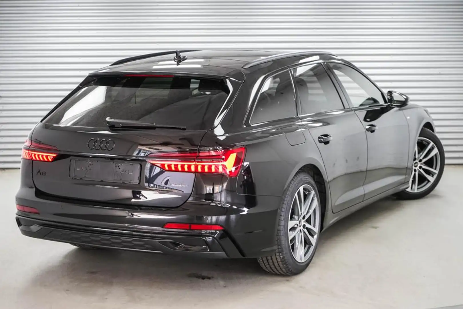 Audi A6 Avant 40 TDI quattro s-tronic S-Line -  -LAG. 1... Zwart - 2