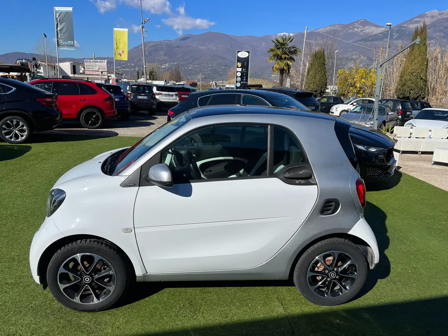 smart forTwo 1.0 Passion 71cv twinamic/TETTO PANORAMICO/AUTOMAT Bianco - 2