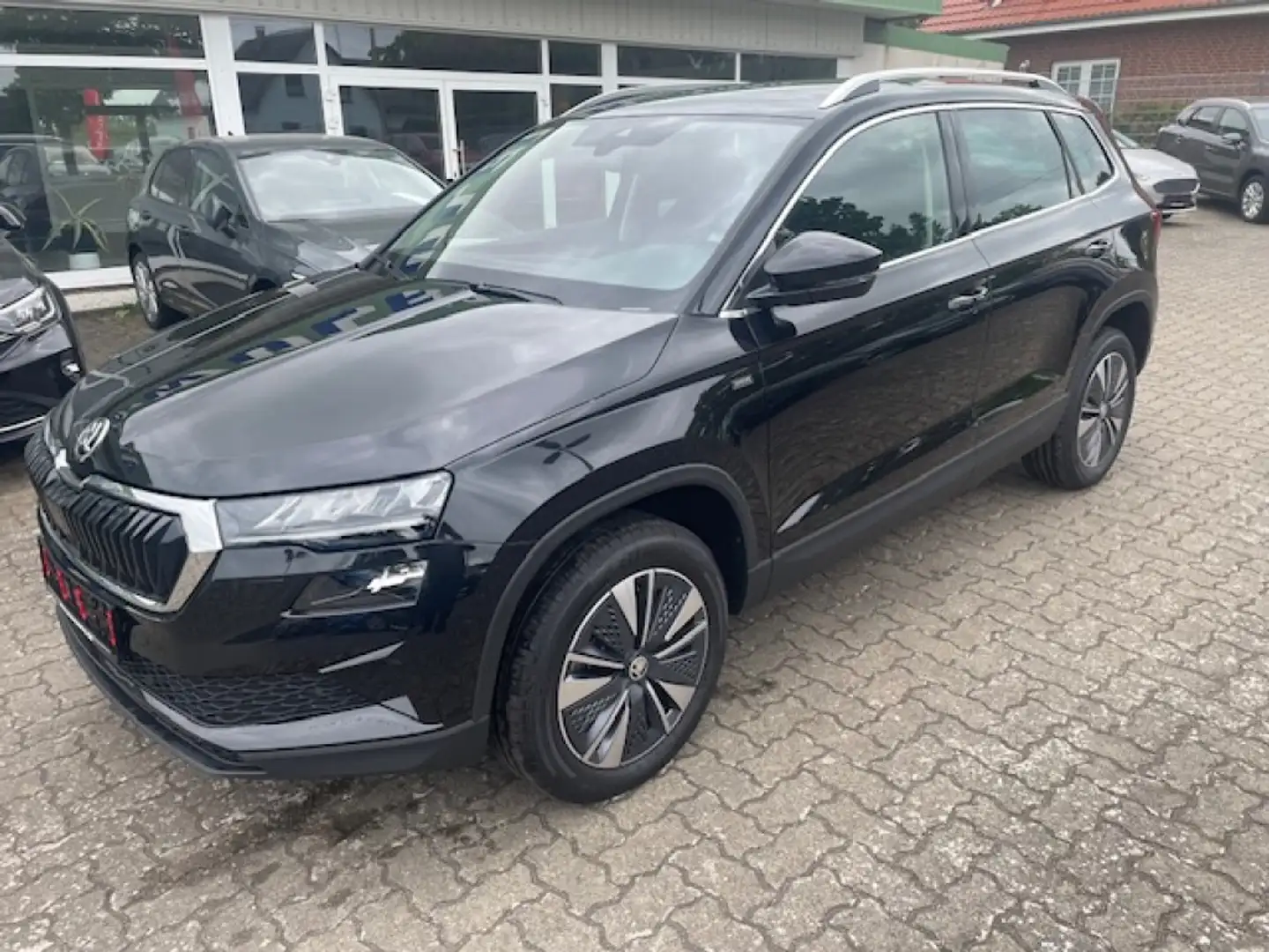 Skoda Karoq 1,5 TSI DSG Drive, LED,Kamera ,SHZ,LRH, Schwarz - 2