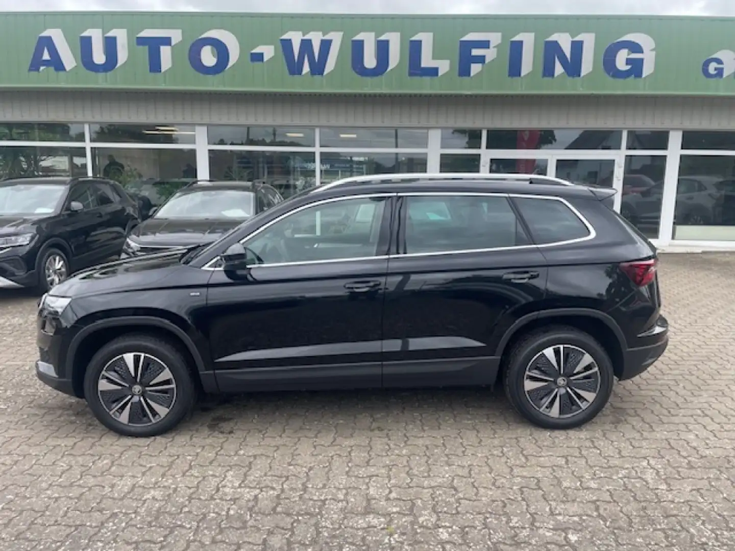 Skoda Karoq 1,5 TSI DSG Drive, LED,Kamera ,SHZ,LRH, Schwarz - 1