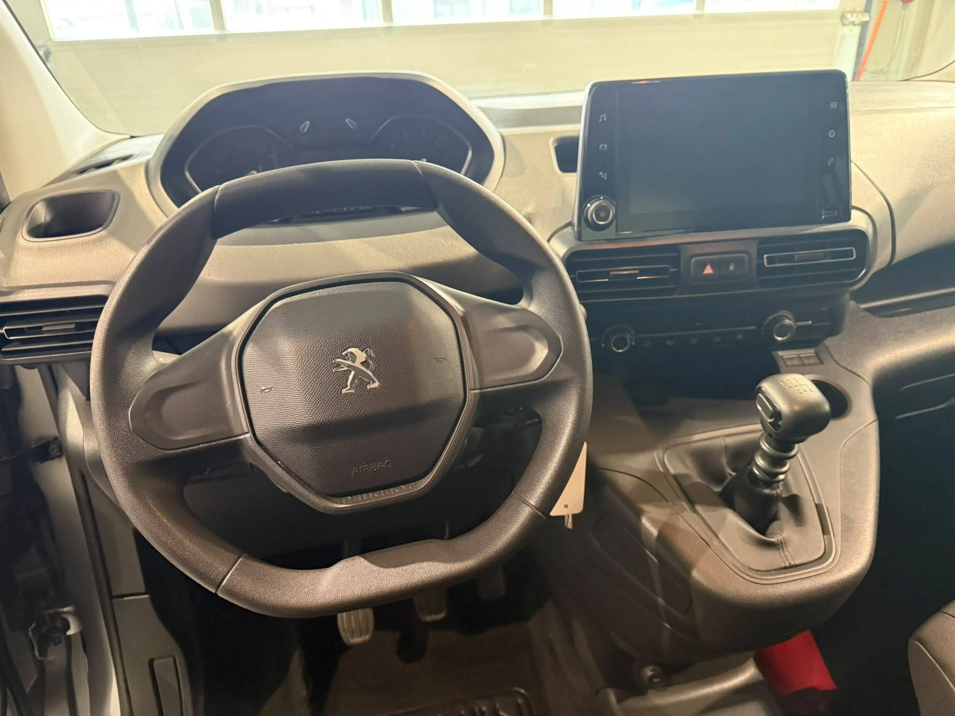 Peugeot Rifter Rifter 1.2 Benzine M Allure — photo 9