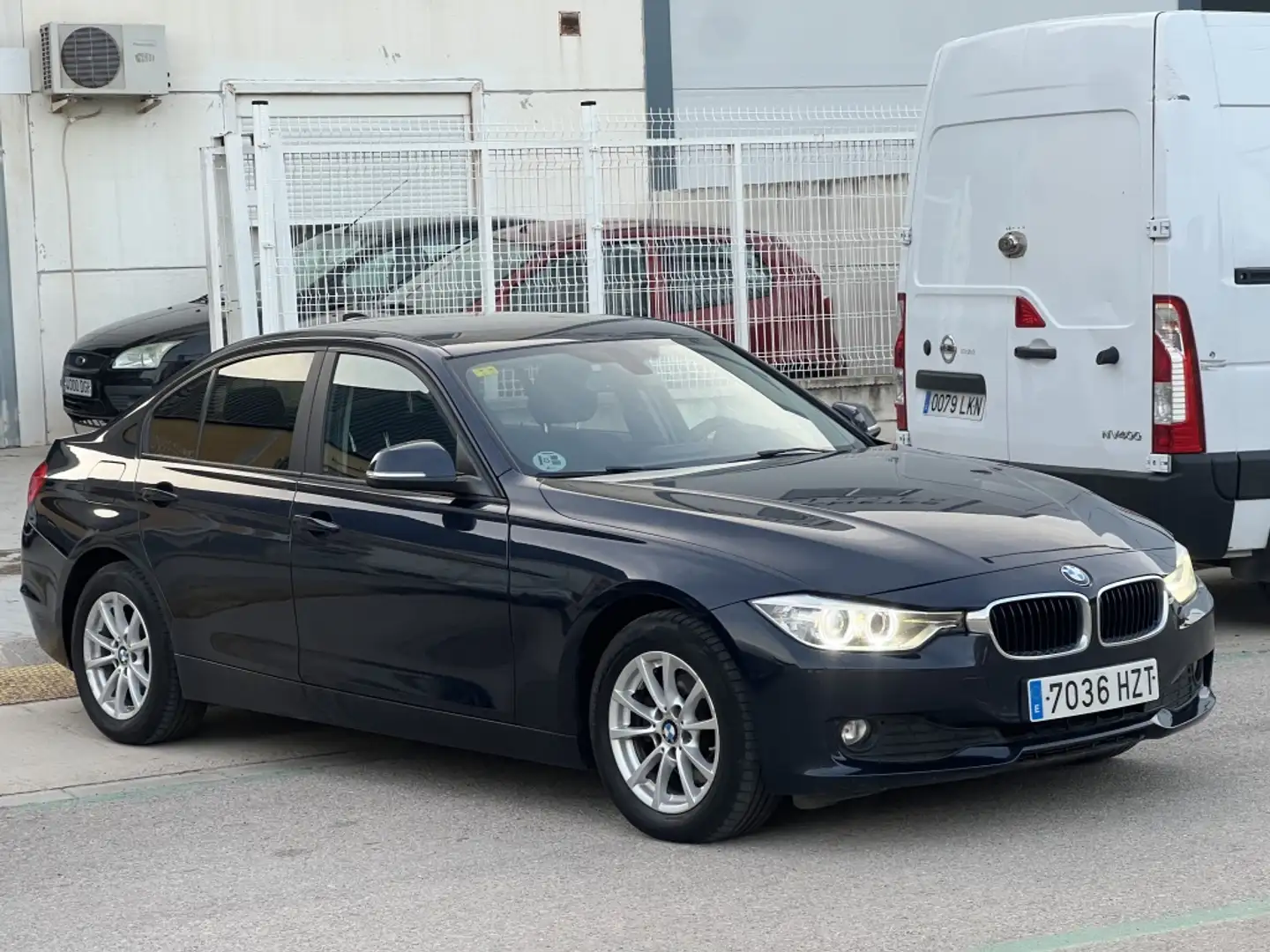 BMW Sonstige BMW Serie 3 Berlina  Automático de 4 Puertas Blau - 2