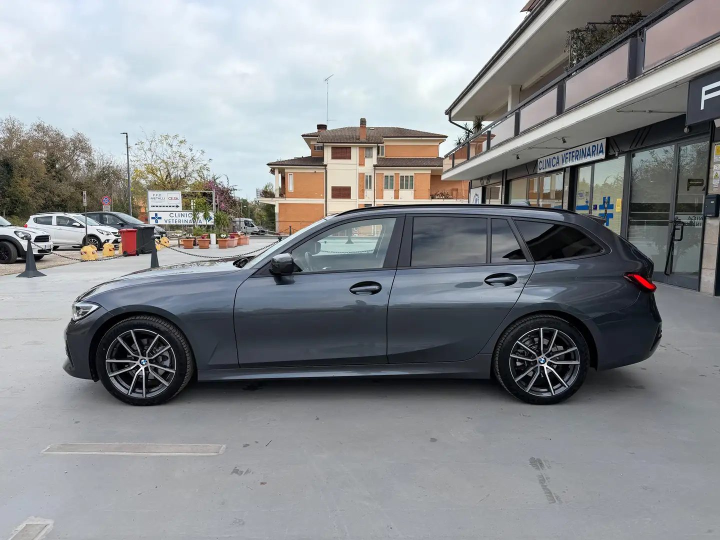 BMW 320 320d Touring Sport auto Gris - 2