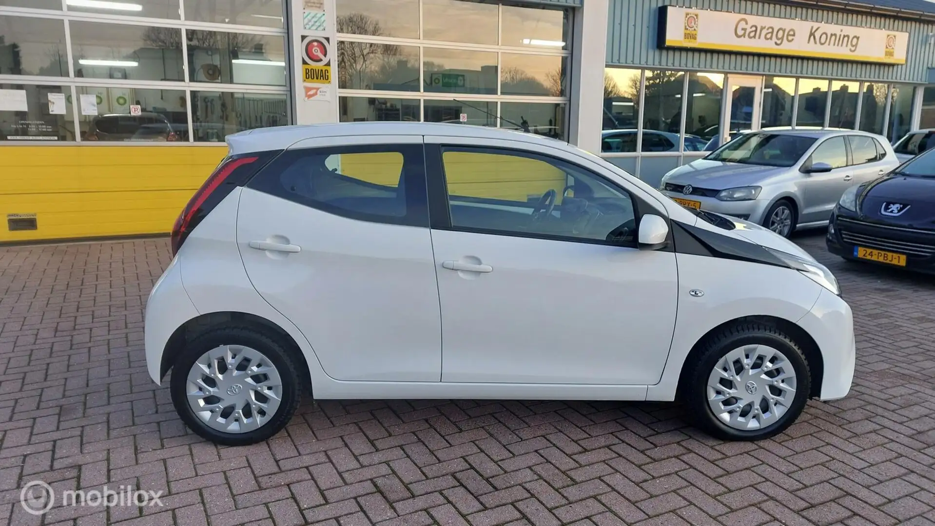 Toyota Aygo 1.0 VVT-i X Play Wit - 2