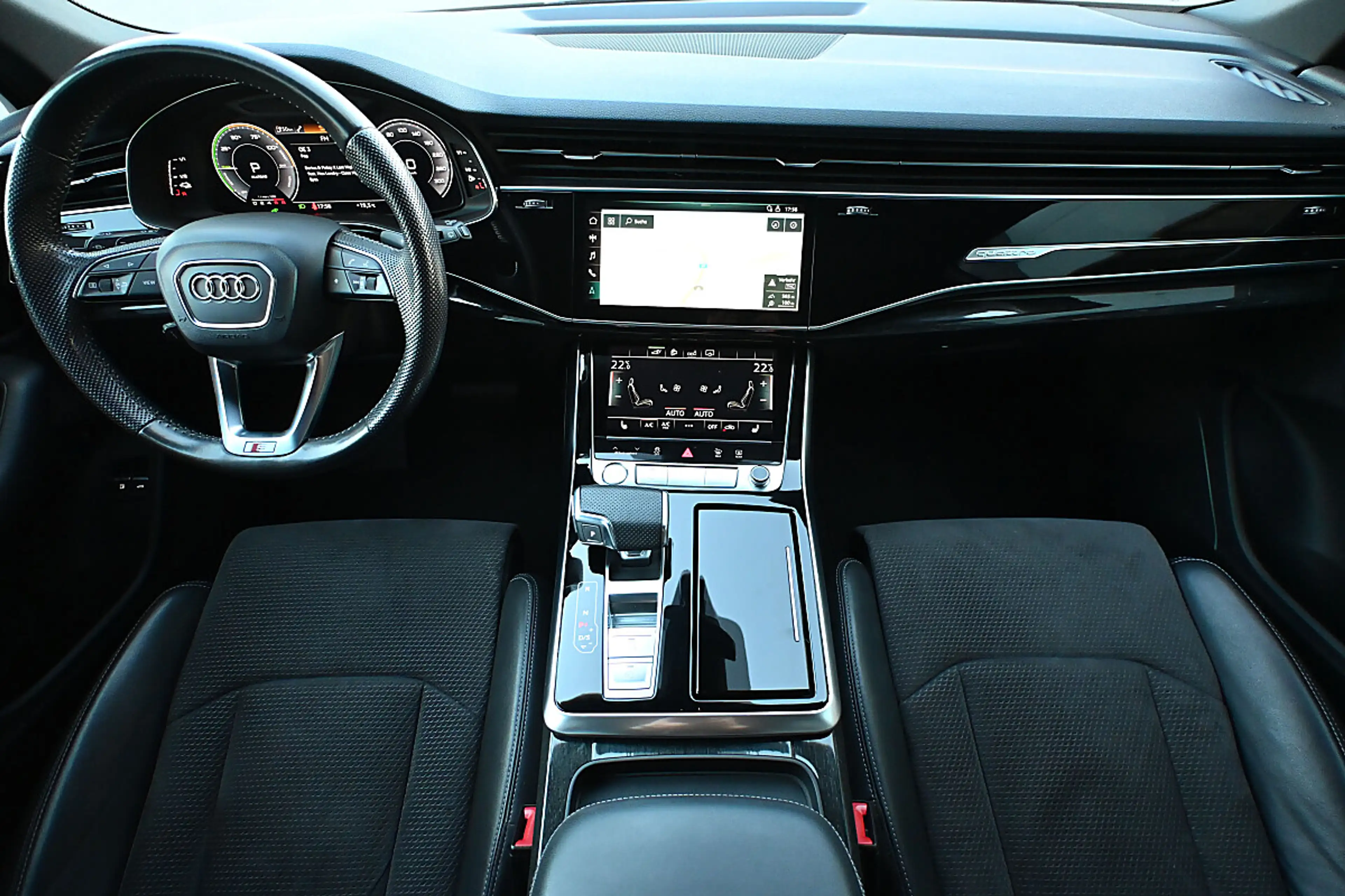 Audi Q7 55 TFSI e PHEV quattro S line AHK, Luftfederung... — photo 13