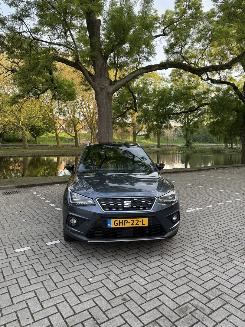 SEAT Arona 1.0 TSI Xc. B. Int. Szary - 1
