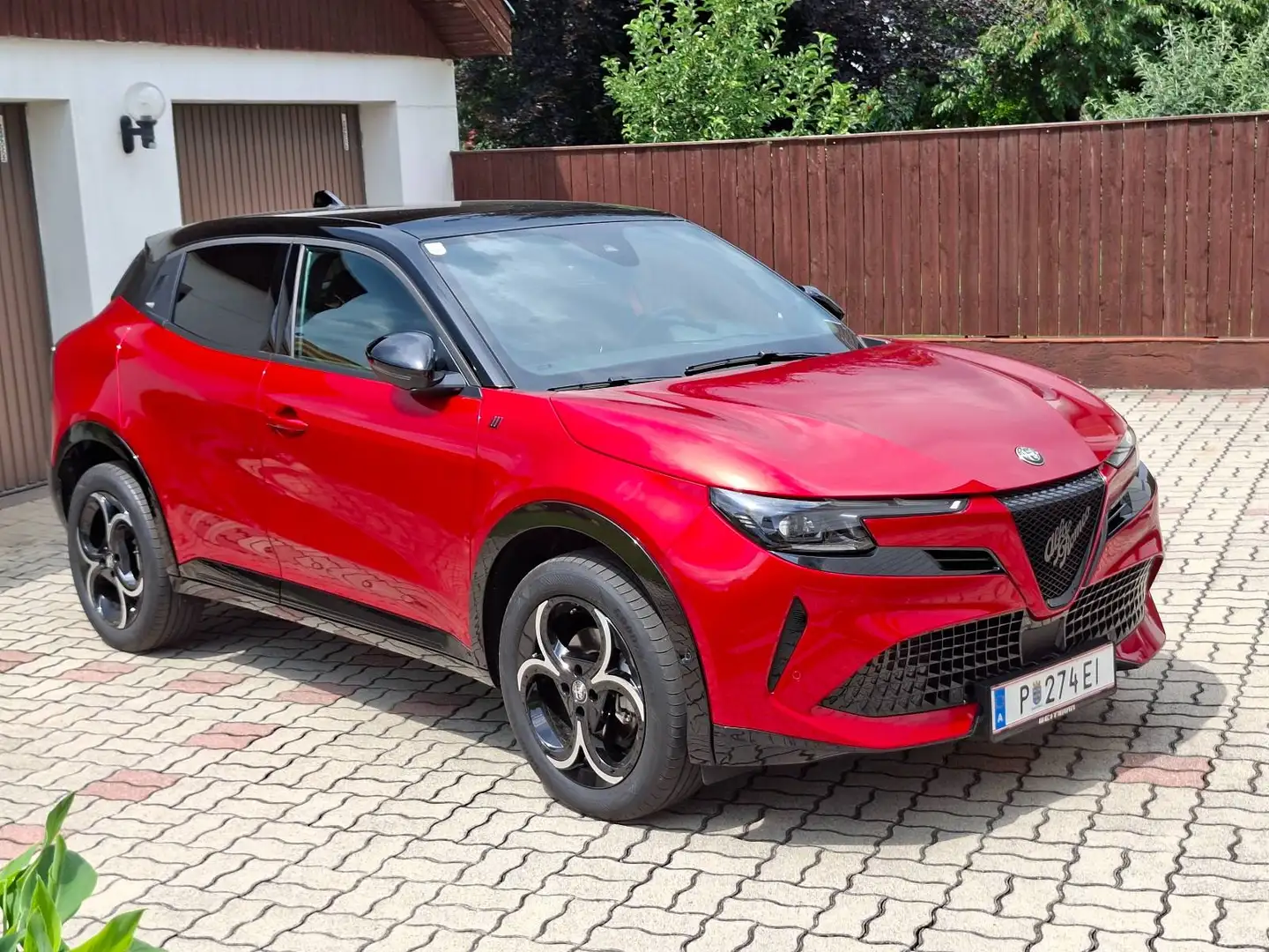 Alfa Romeo Junior Junior Ibrida Q4 Intensa 1.2 MHEV eAWD e-DCT6 Q4 Intensa Rot - 2