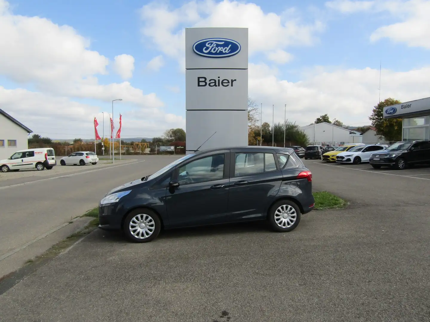 Ford B-Max Sync Edition Grau - 1