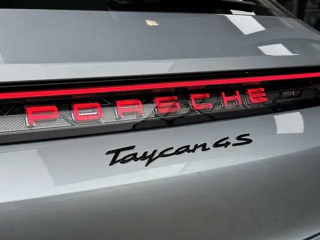 Porsche Taycan 4S Cross Turismo / Active Ride / Off Road Desig... Ansicht 10