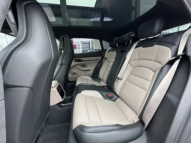 Porsche Taycan 4S Cross Turismo / Active Ride / Off Road Desig... Ansicht 16