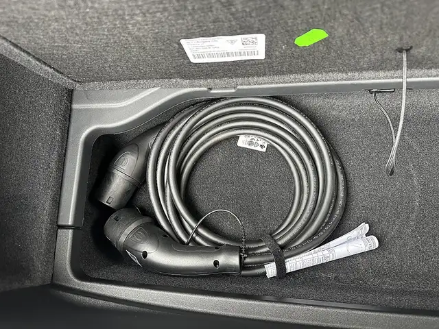 Porsche Taycan 4S Cross Turismo / Active Ride / Off Road Desig... Ansicht 12