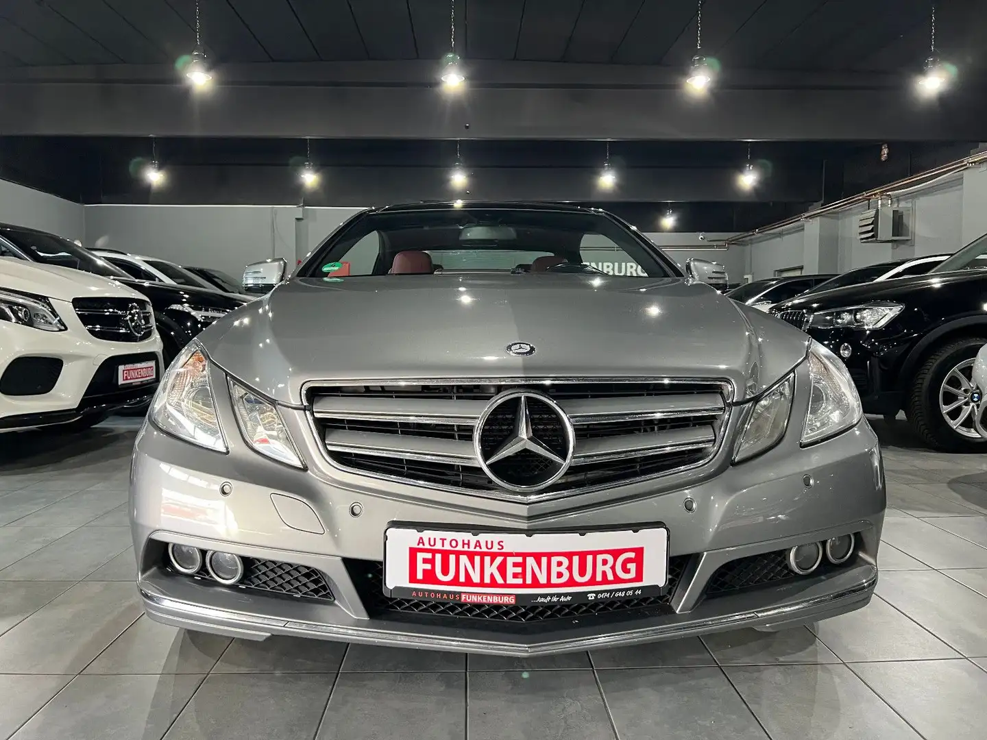 Mercedes-Benz E 350 CDI Coupe Avantgarde AUT/LEDER/XEN/PANO/SH Grau - 2