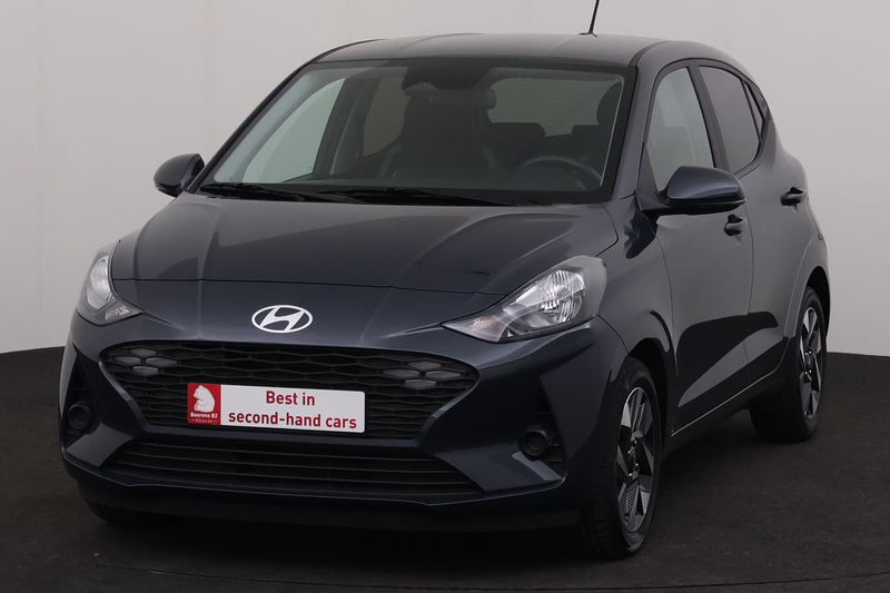 Hyundai i10 1.0 MPi  + GPS + CAMERA + PDC + CRUISE + ALU