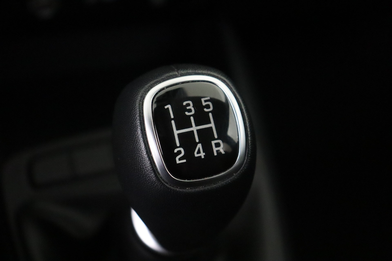 Hyundai i10 1.0 MPi + GPS + CAMERA + PDC + CRUISE + ALU — photo 12
