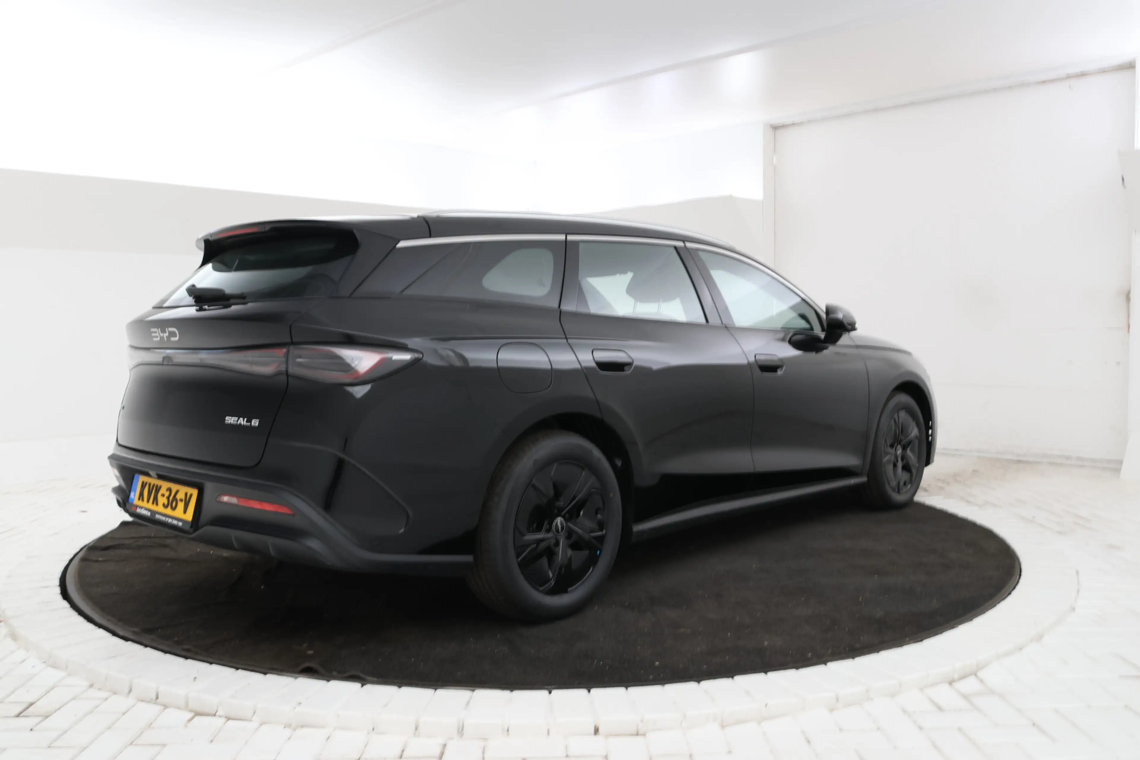 BYD Seal 6 Touring 1.5 DM-i Boost keuze uit 15 stuks — photo 2