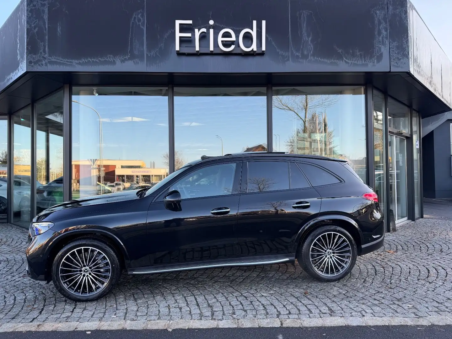 Mercedes-Benz GLC 220 d 4M Edition AMG, PANO, DIGITAL, AHK, Grau - 1