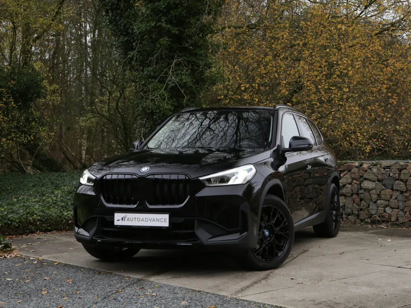 BMW X1 xDrive25e Black Design Pack Zwart - 1