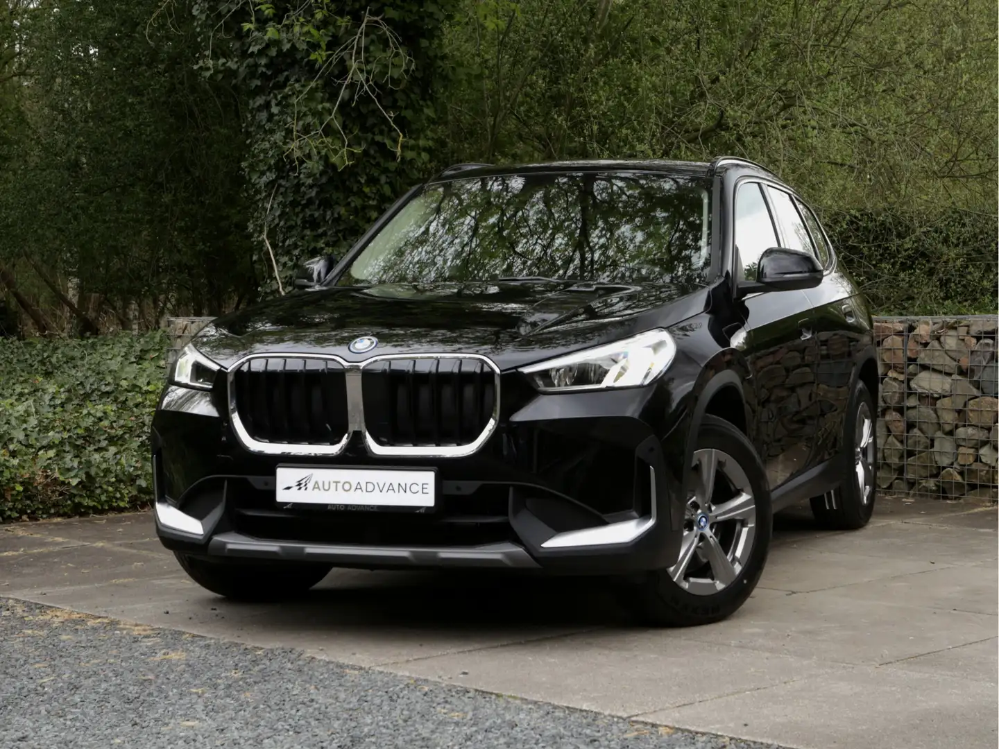 BMW X1 xDrive25e Zwart - 1