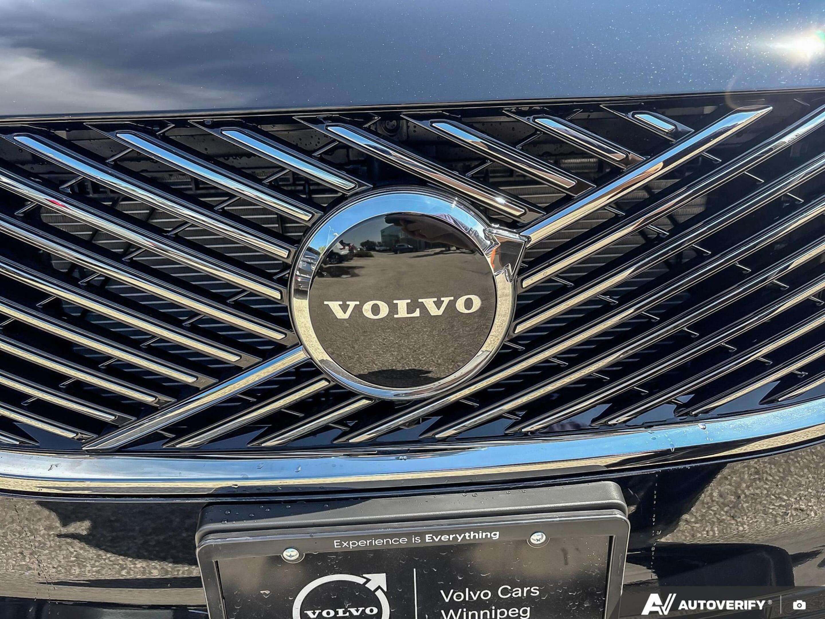 2026 Volvo XC90 Core Bright Theme FEATURED VEHICLE - SAVE $1,500! thumb 7