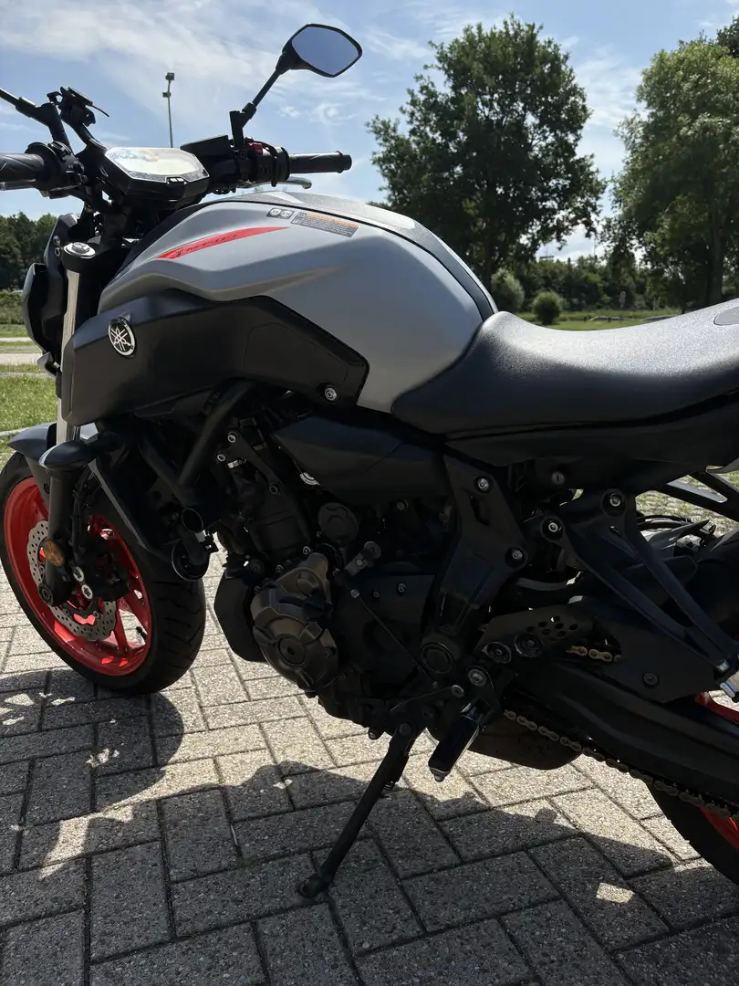 Yamaha MT-07 Grijs - 2