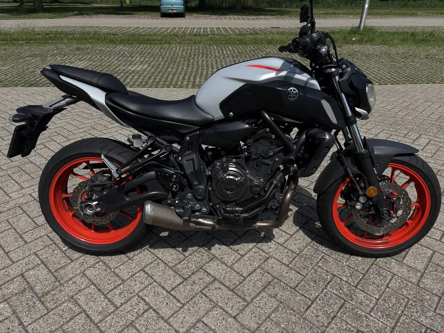 Yamaha MT-07 Grijs - 1