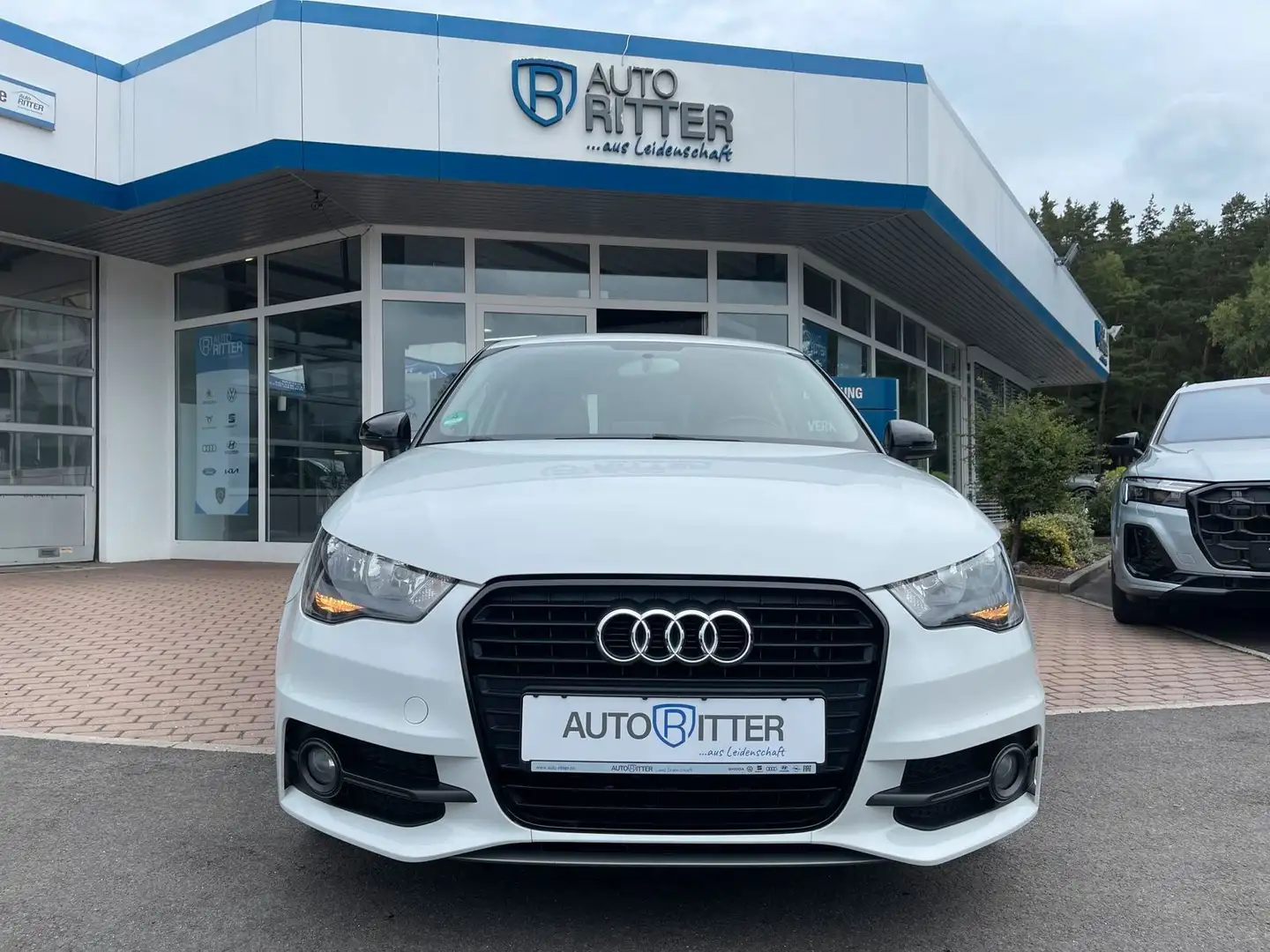 Audi A1 1.2 TFSI S-Line Bluetooth+Navi+Sitzheizung Weiß - 2