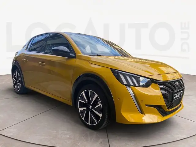 Peugeot 208 view 3