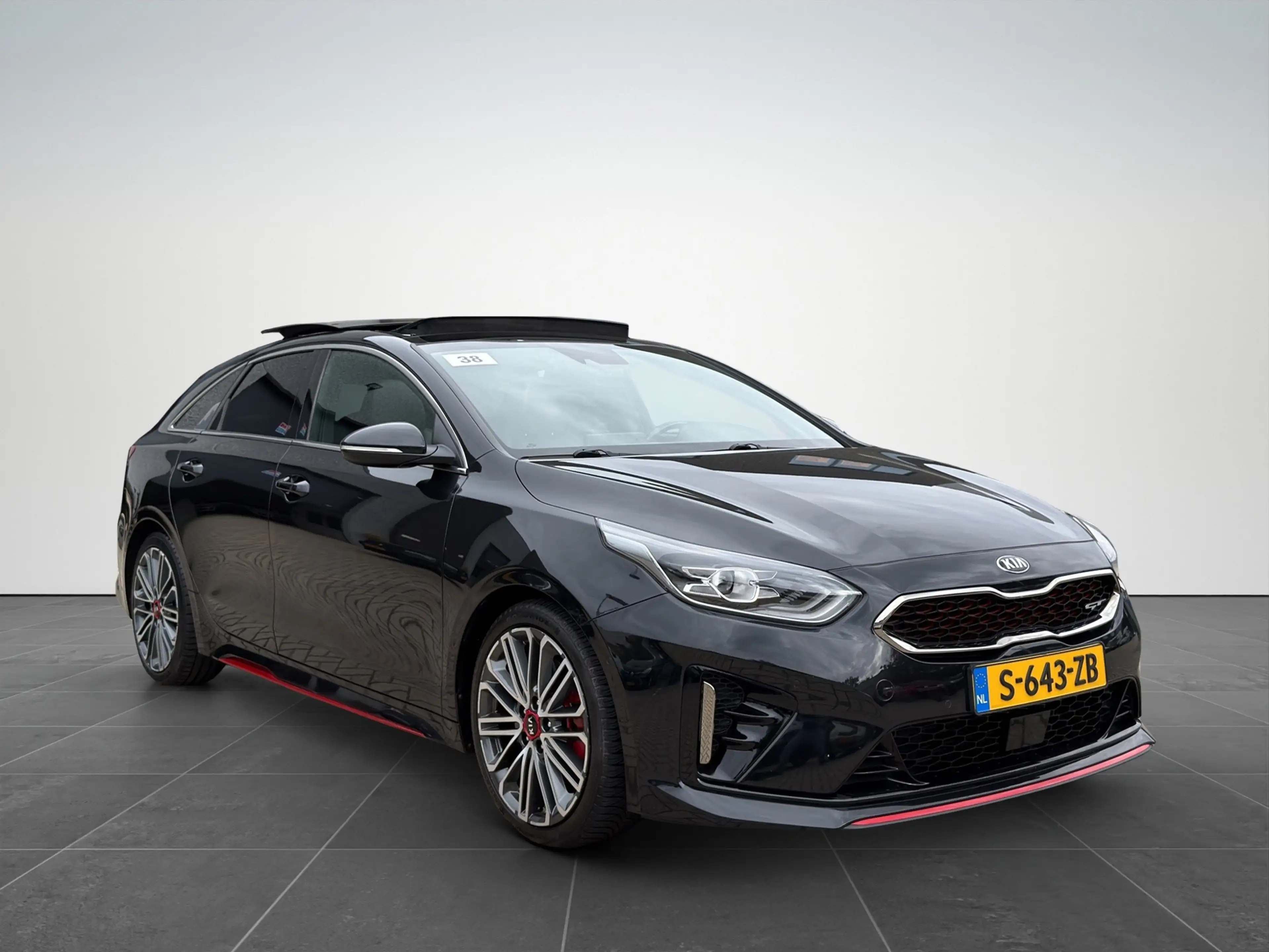 Kia ProCeed / pro_cee'd 1.6 T-GDI GT Memory|Pano|Camera|Keyless|JBL — photo 2