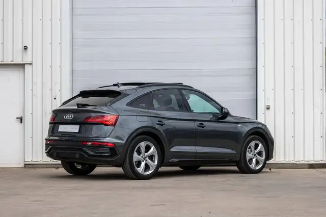 Audi Q5 view 5